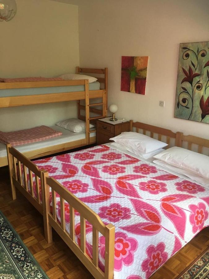 Hostel-Sezanalokev B&B Extérieur photo