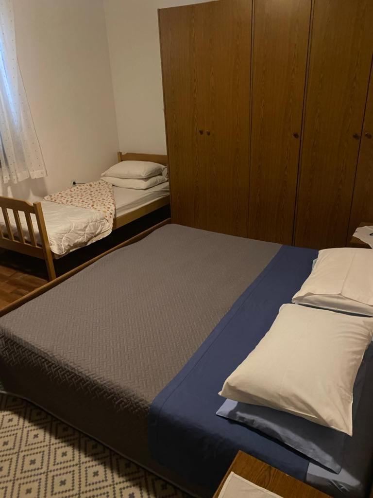 Hostel-Sezanalokev B&B Extérieur photo